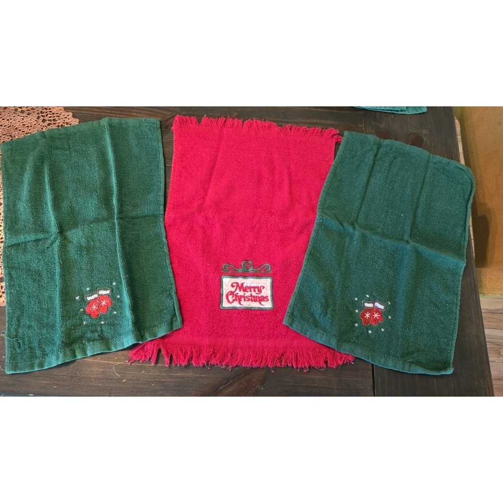 Bundle‎ of Vintage Christmas Bath Hand Towels and Kitchen Towels